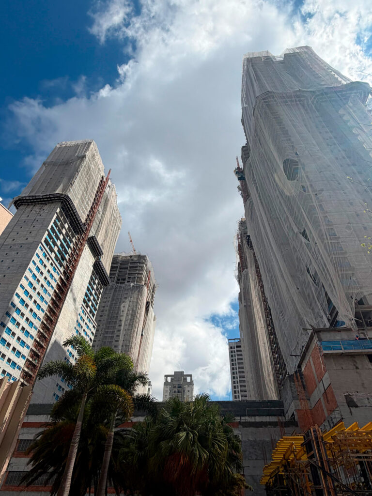 Vista Geral Das Torres Do Alive Home Resort Em Construção, Foto Da Obra De Setembro De 2026